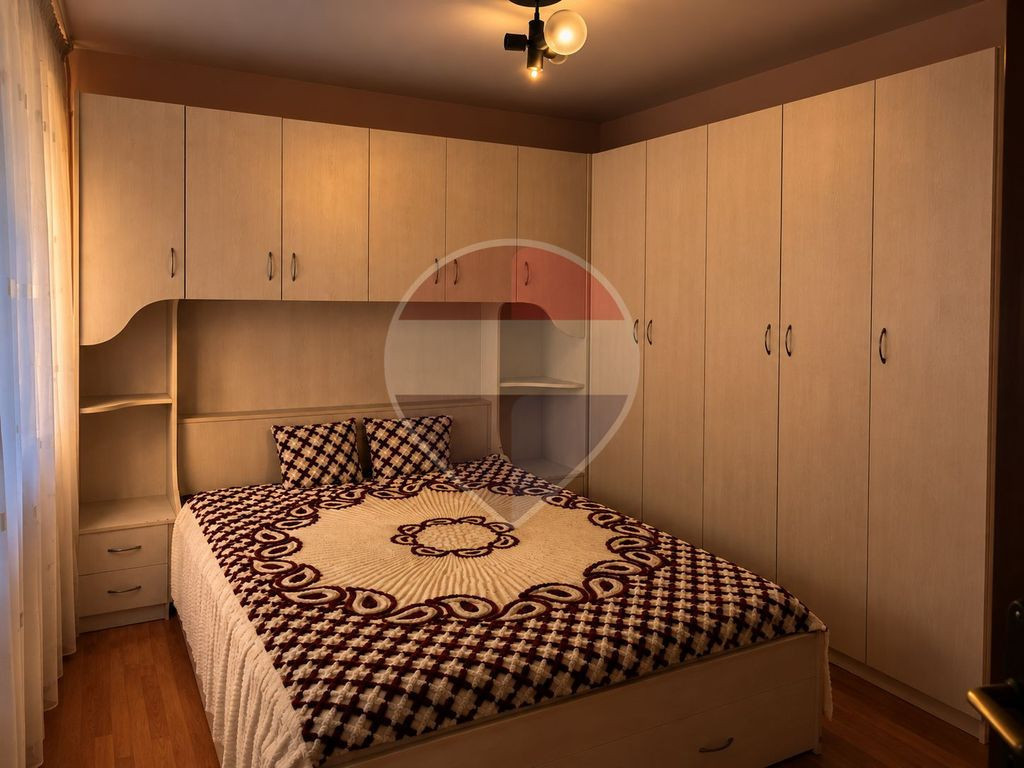 Apartament 3 camere parter zona Rogerius Aluminei