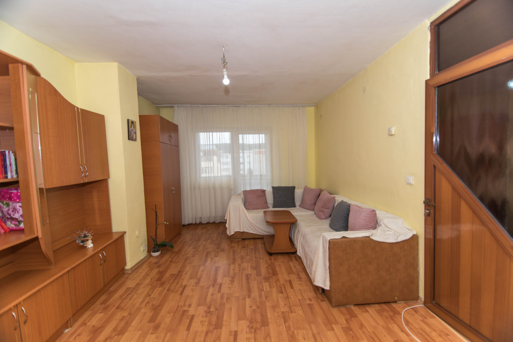 APARTAMENT 3 CAMERE DECOMANDAT | CENTRUL ORAȘULUI MIOVENI