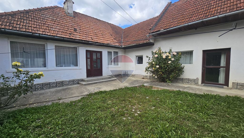 Casă individuală | 4 camere | Teren 4840 mp | Sohodol | Bran