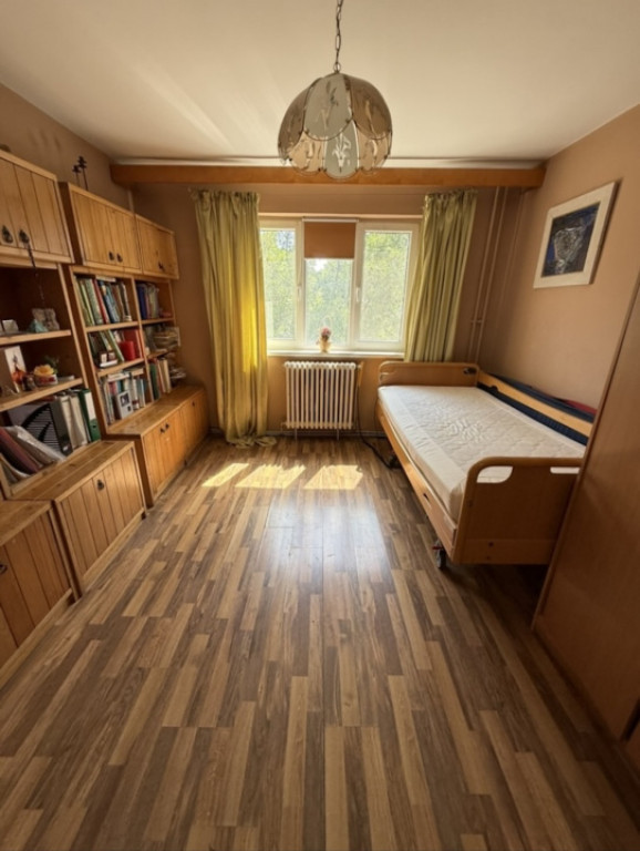 Apartament 3 camere, 59.50 mp, intermediar, debara, parcare,