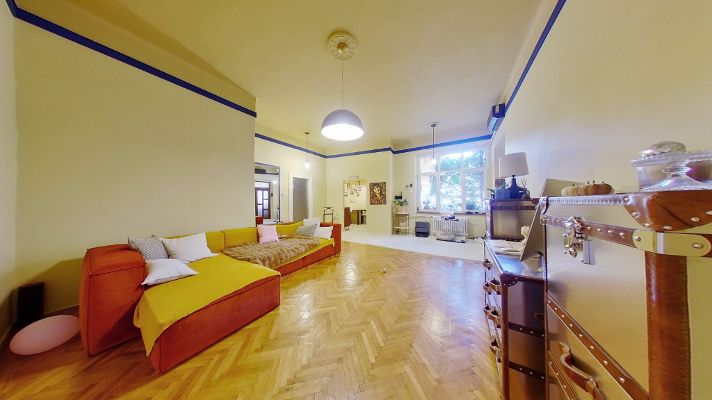Apartament modern cu 3 camere într-o clădire istorică, la