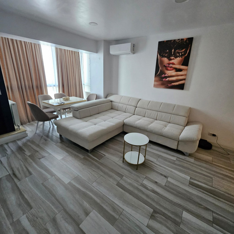 Mamaia studio modern termen lung