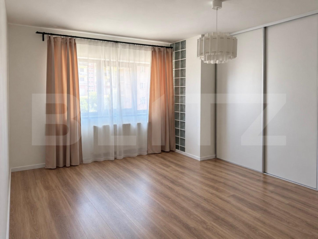 Apartament cu 2 camere decomandat + parcare proprie | Flore?