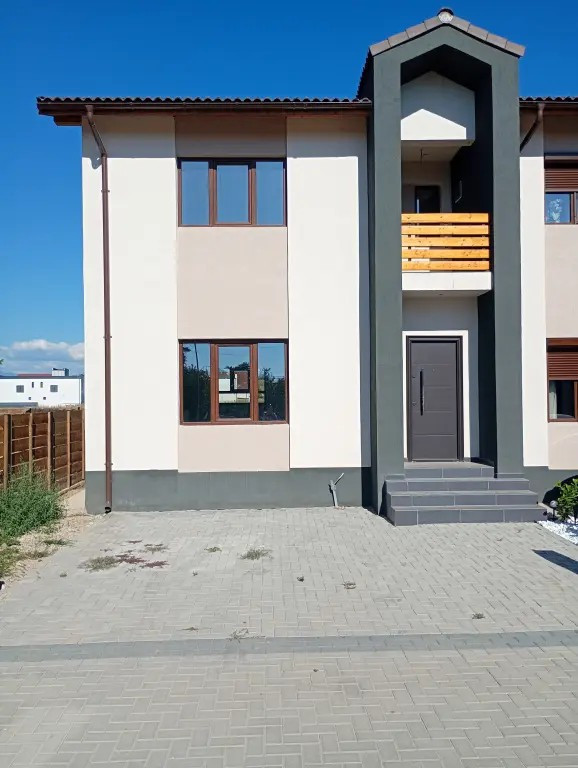 Casă tip cvaduplex Targu Jiu, Gorj