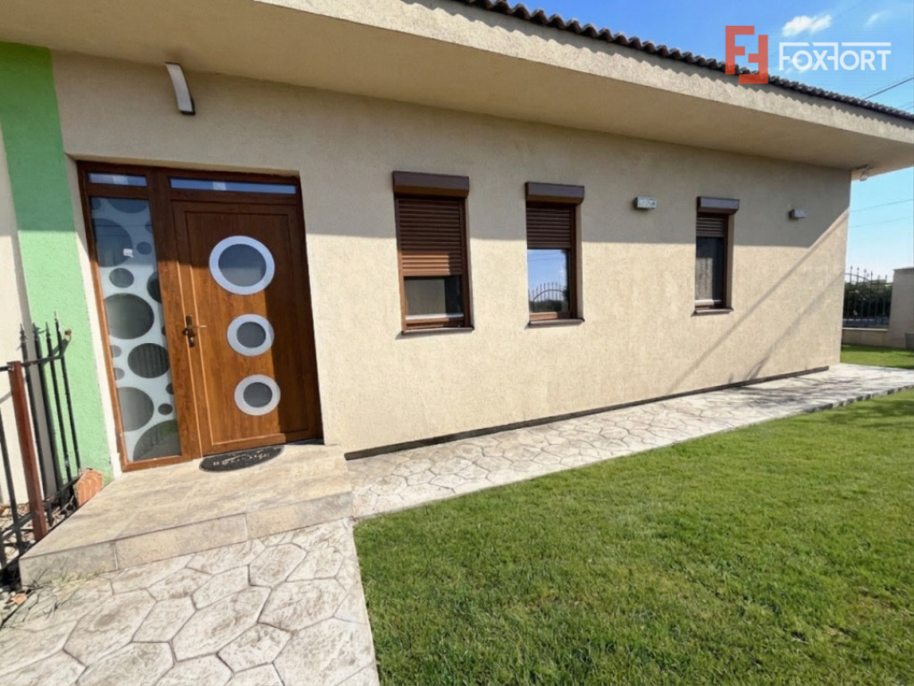 Casa individuala cu 3 camere, zona Mosnita Noua