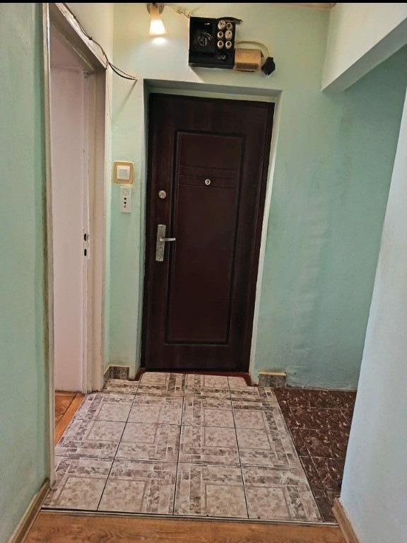 Apartament Cu 3 Camere Decomandate Etaj 1 - Zona George Enescu