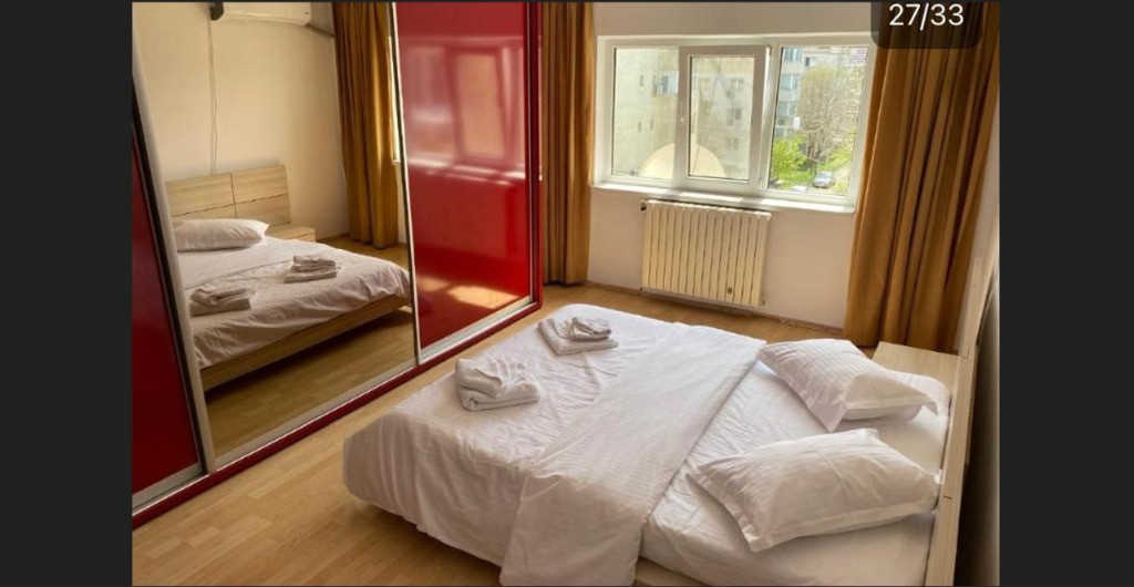 Vand apartament strada Rozelor 2 camere, decomandat, situat la etaj 3