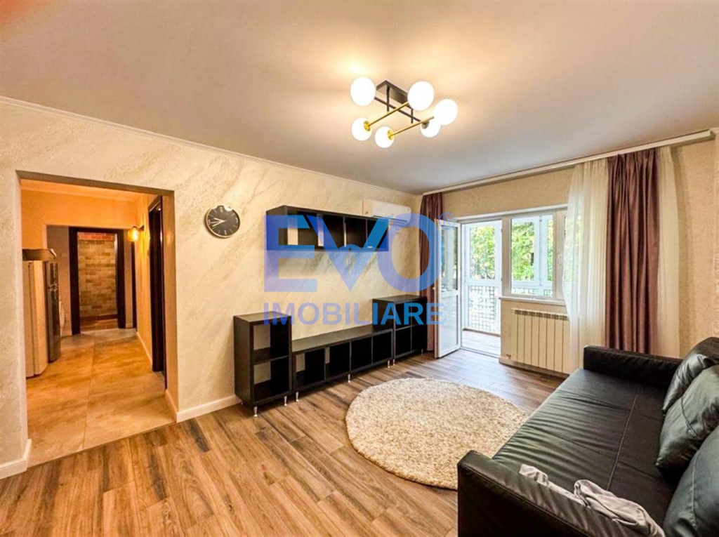 Apartament 2 camere, loc de parcare, geam la baie, zona Vale