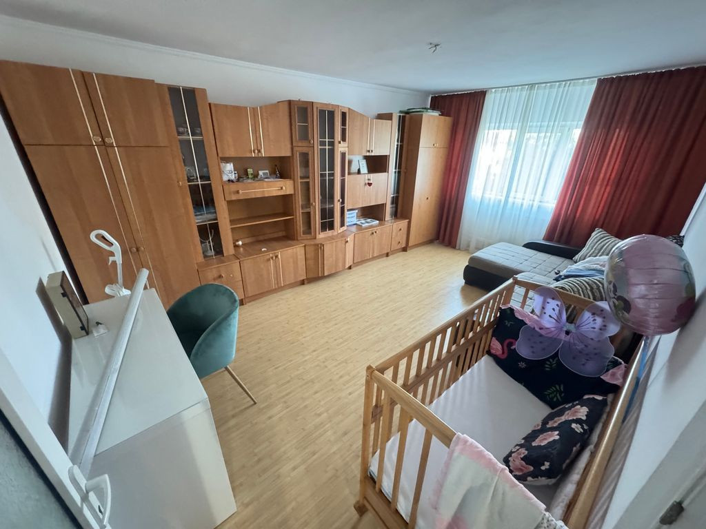 Apartament 2 camere zona Poarta 6 cu Centrala