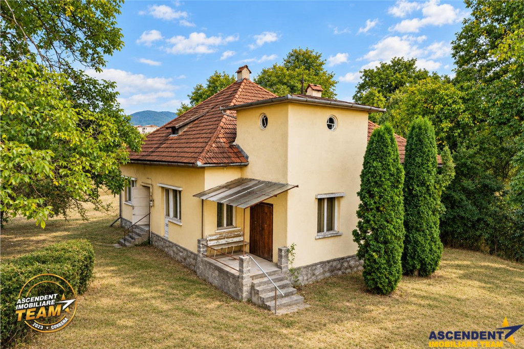 Casa cu istorie,3 camere,potential mansardare,1.840mp teren,