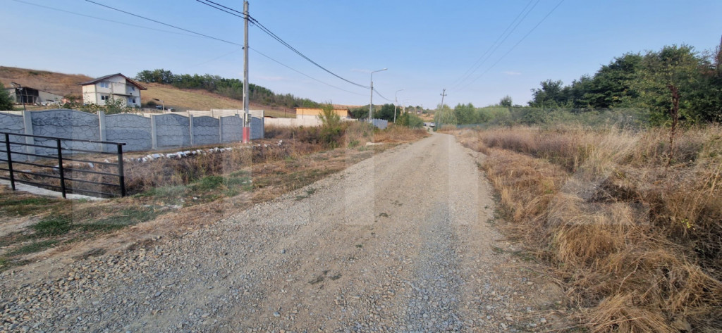 Teren intravilan ,666 mp, Sat Lesile