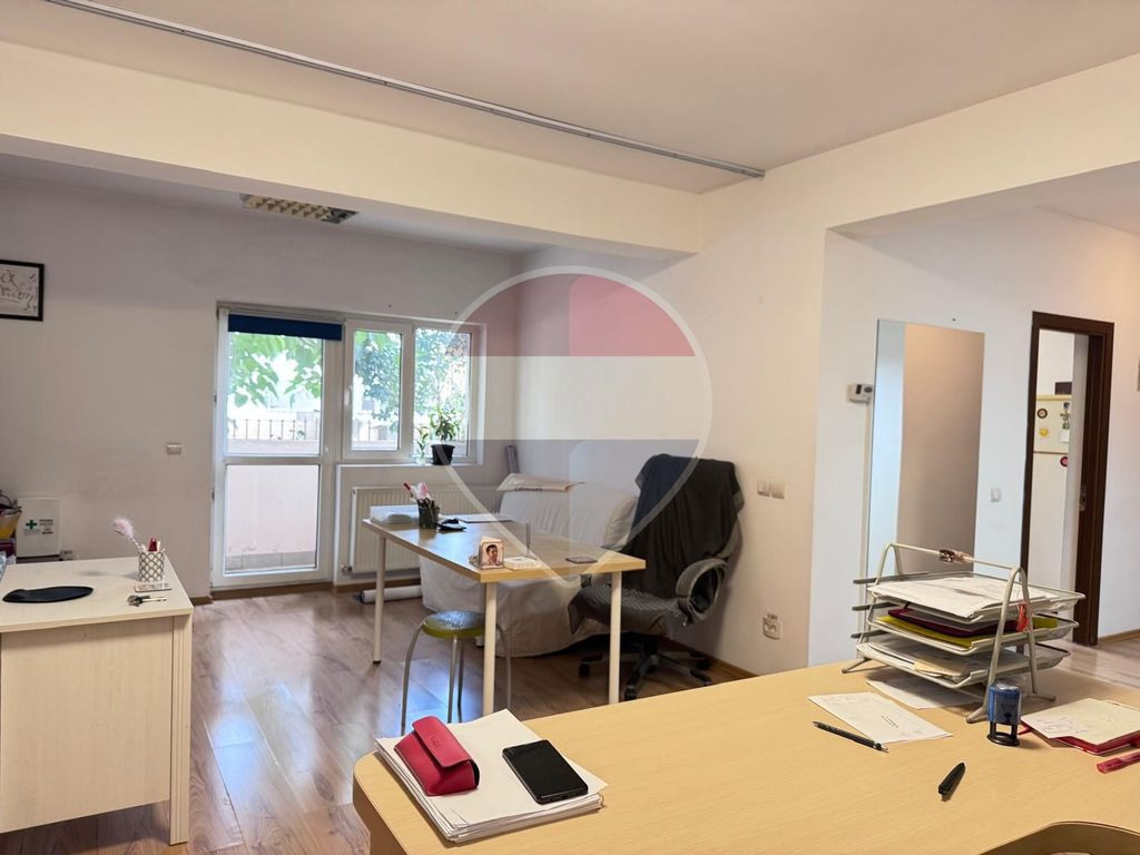 Birou 3 camere de închiriat | Parter | Brancoveanu