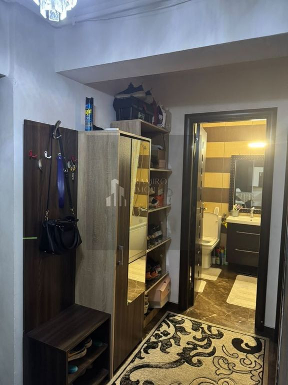 Apartament 2 camere decomandat/10 min metrou Aparatori/parcare