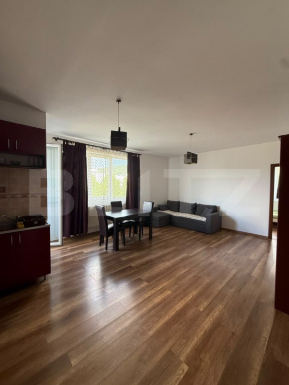 Apartament 3 camere, parcare, zona Vivo