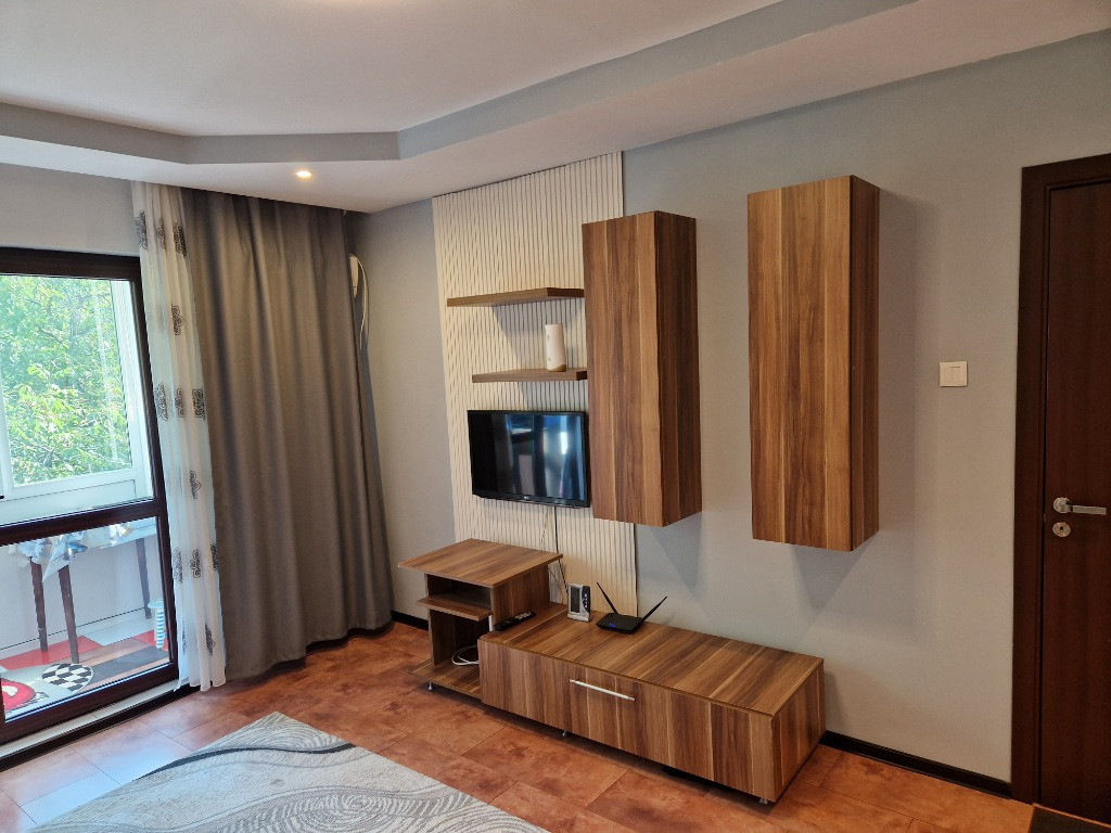 Apartament 3 camere etaj 1 persoana fizica