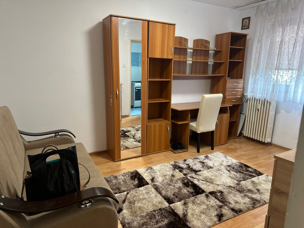 Garsoniera, Tatarasi, langa Eternitate