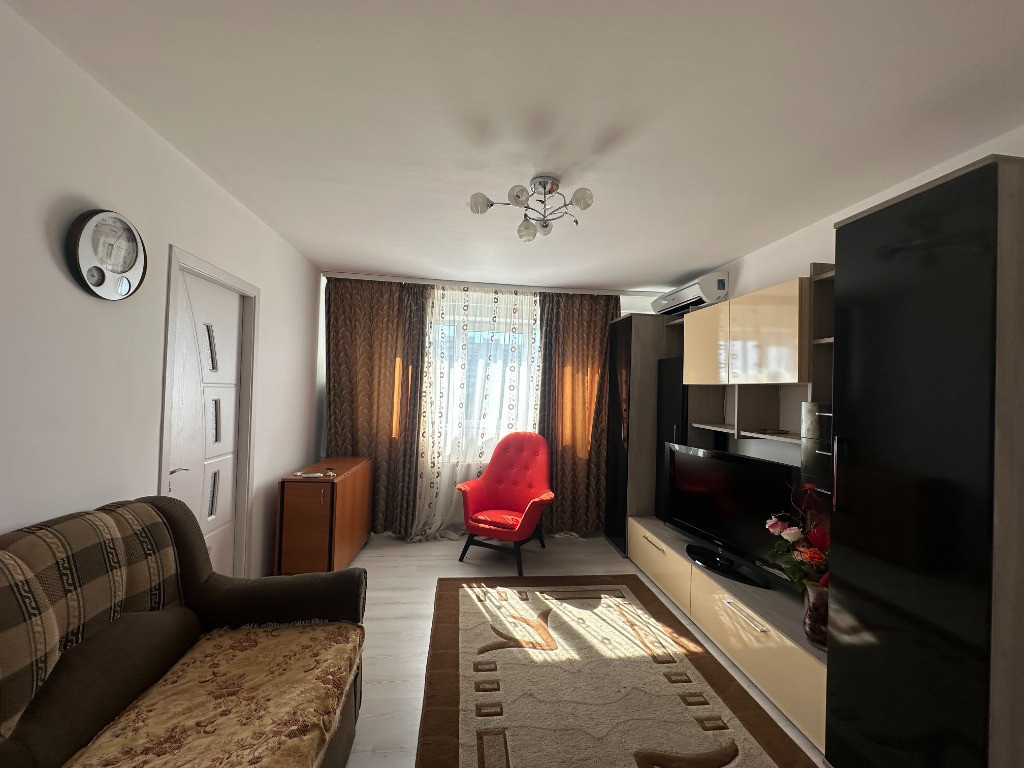 Apartament cu 2 camere, mobilat și utilat, disponibil, Vest