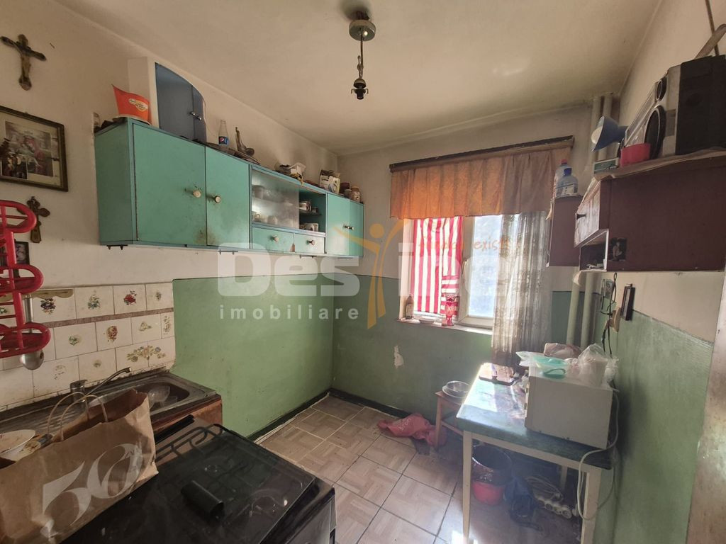 Apartament de 2 camere - de vânzare- zona Cet