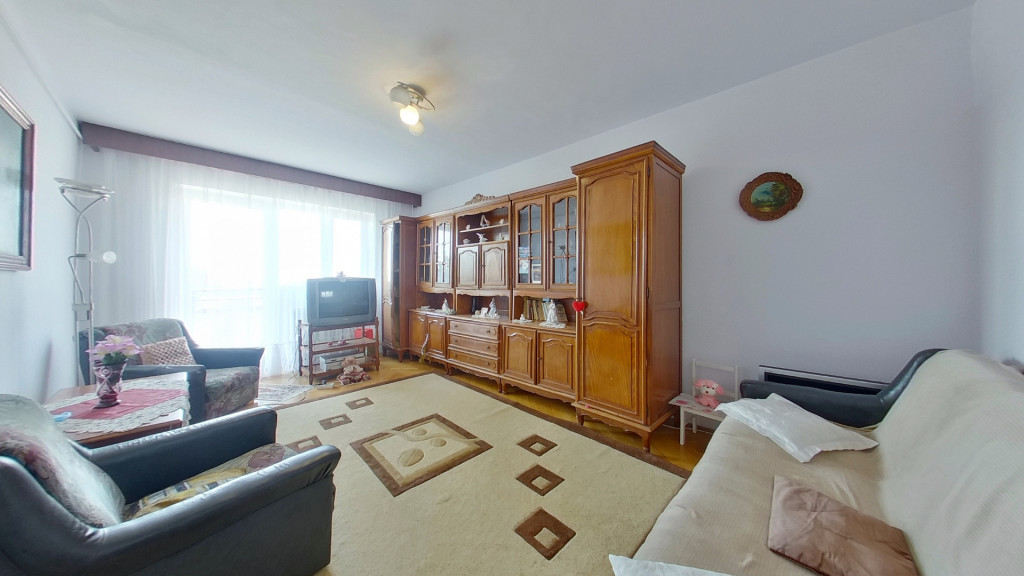 Apartament 3 camere, 73 mp utili, la 50 m de AFI Arad