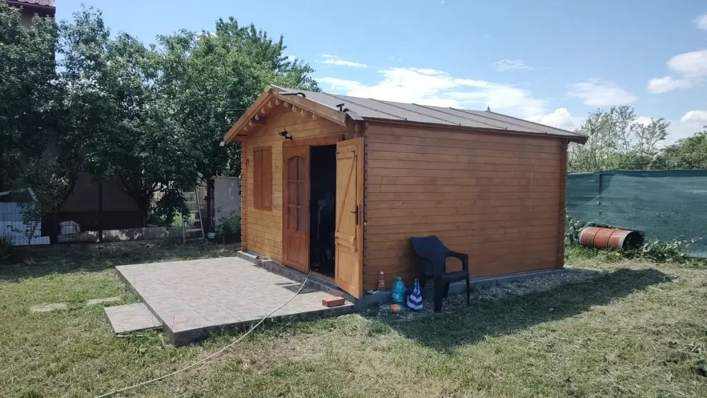 Teren intravilan 1200 mp+casuta de gradina si anexe Cascioarele, Ulmi