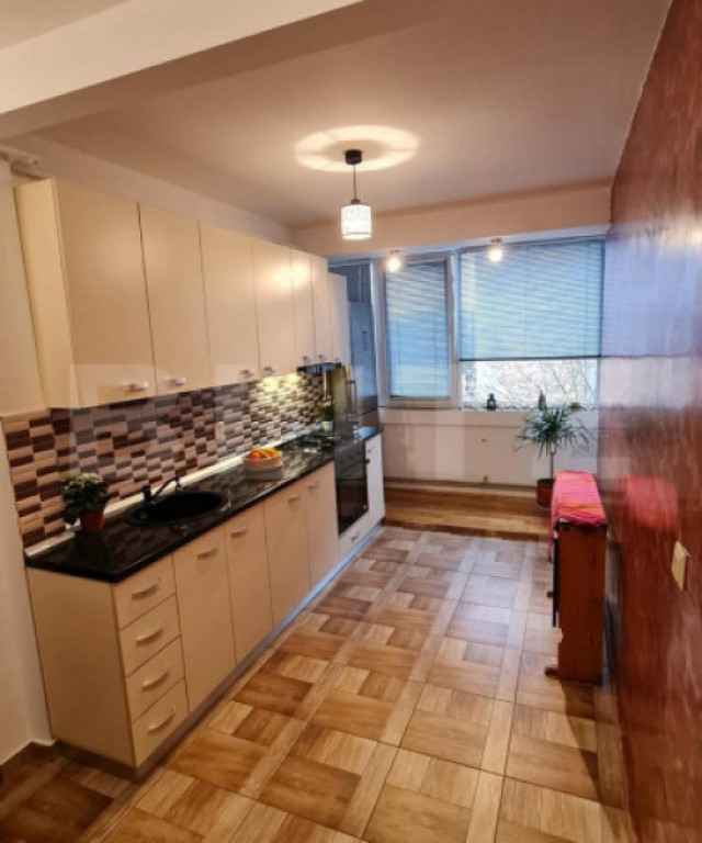 Apartament cu 3 camere de inchiriat, 57 mp, zona Centrala
