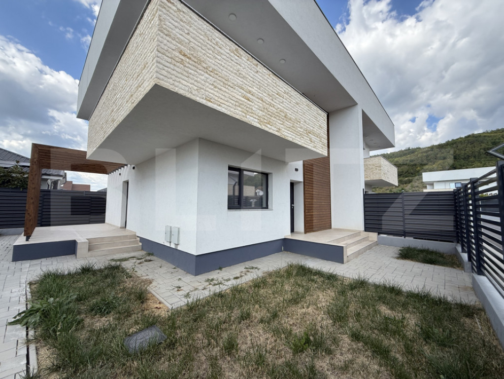 Casă tip duplex, unitate individuală, construcție nouă ?