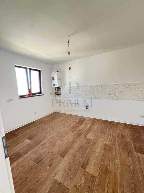 Giroc - Duplex despartit prin carport - 4 Camere - 2 Bai - Z