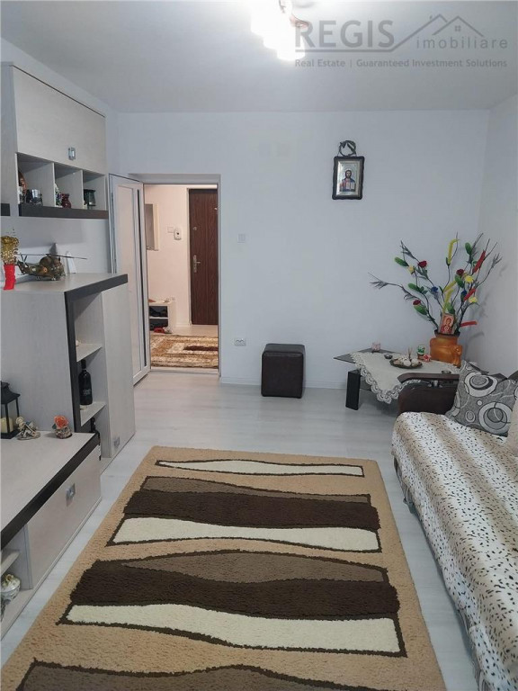 Apartament 2 camere decomandat, cu balcon si boxa-Racadau
