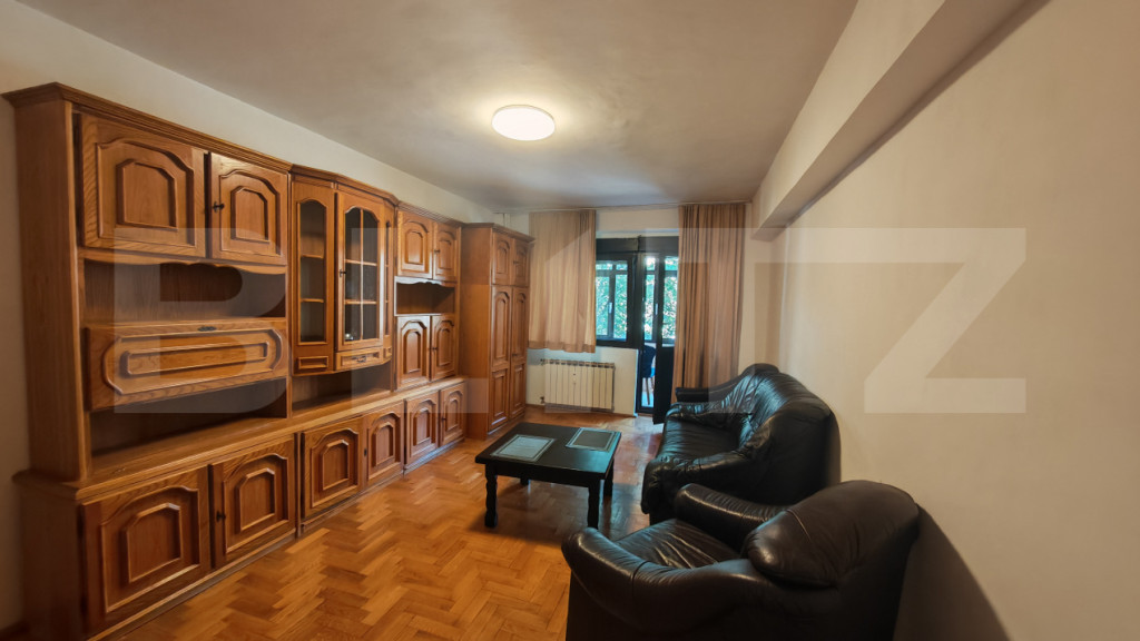 Apartament cu 3 camere zona Centrul Civic, de inchiriat