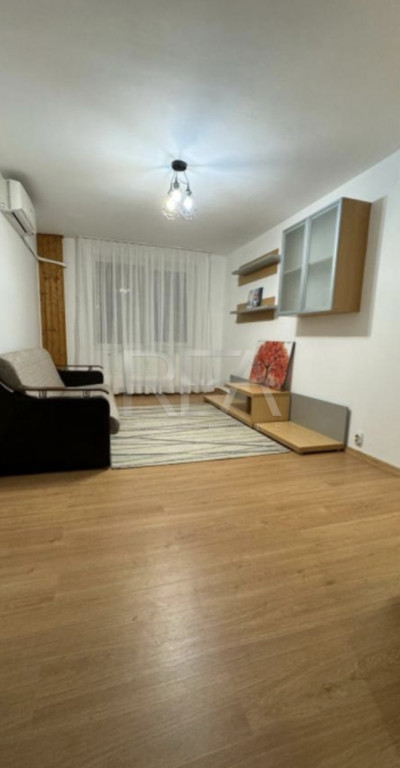 3 camere, 6/7 ,68mp, bloc 1986-Crangasi