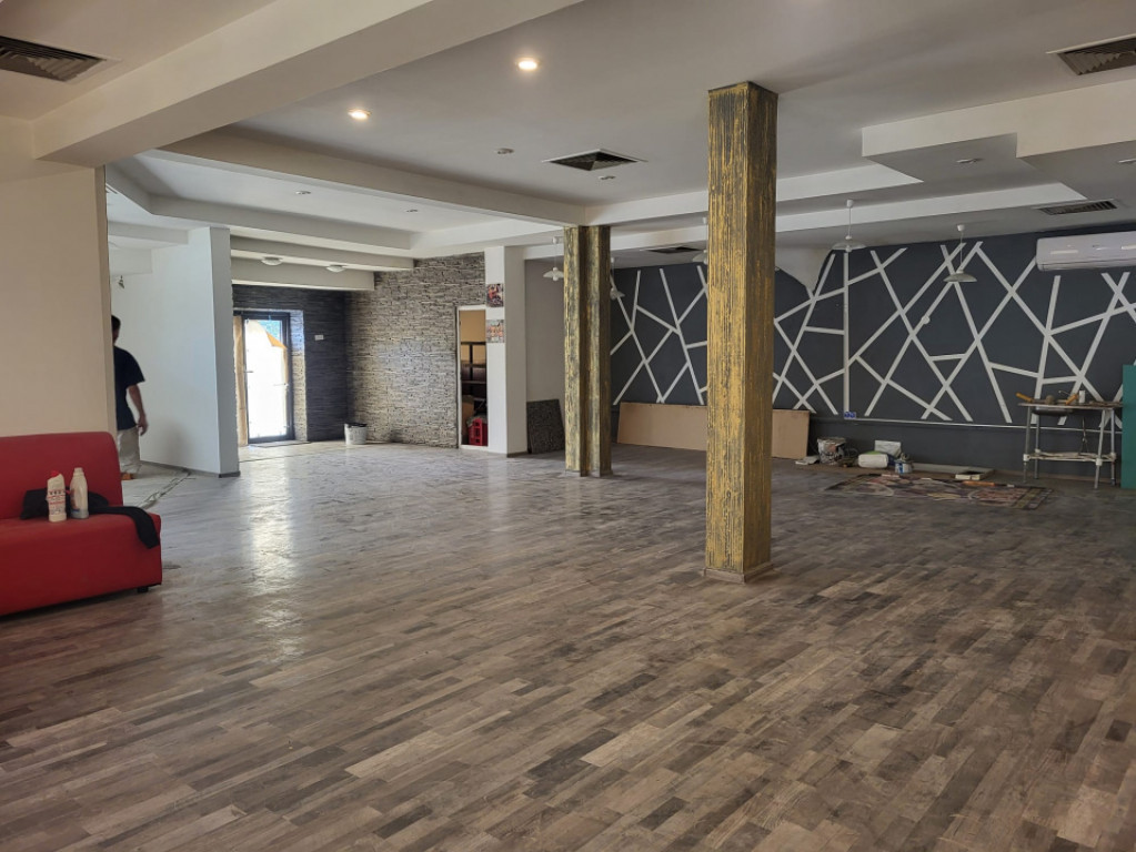 Spatiu comercial de inchiriat, 220 mp, zona Brazda lui Novac