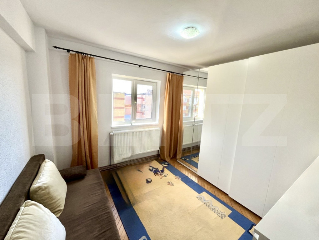 Apartament 3 camere, 63 mp, zona Cetate