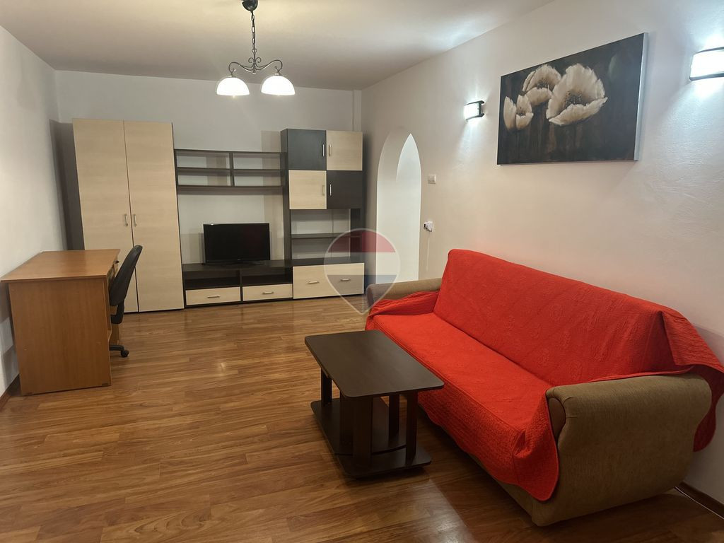 Apartament cu 3 camere de închiriat Privighetoriii