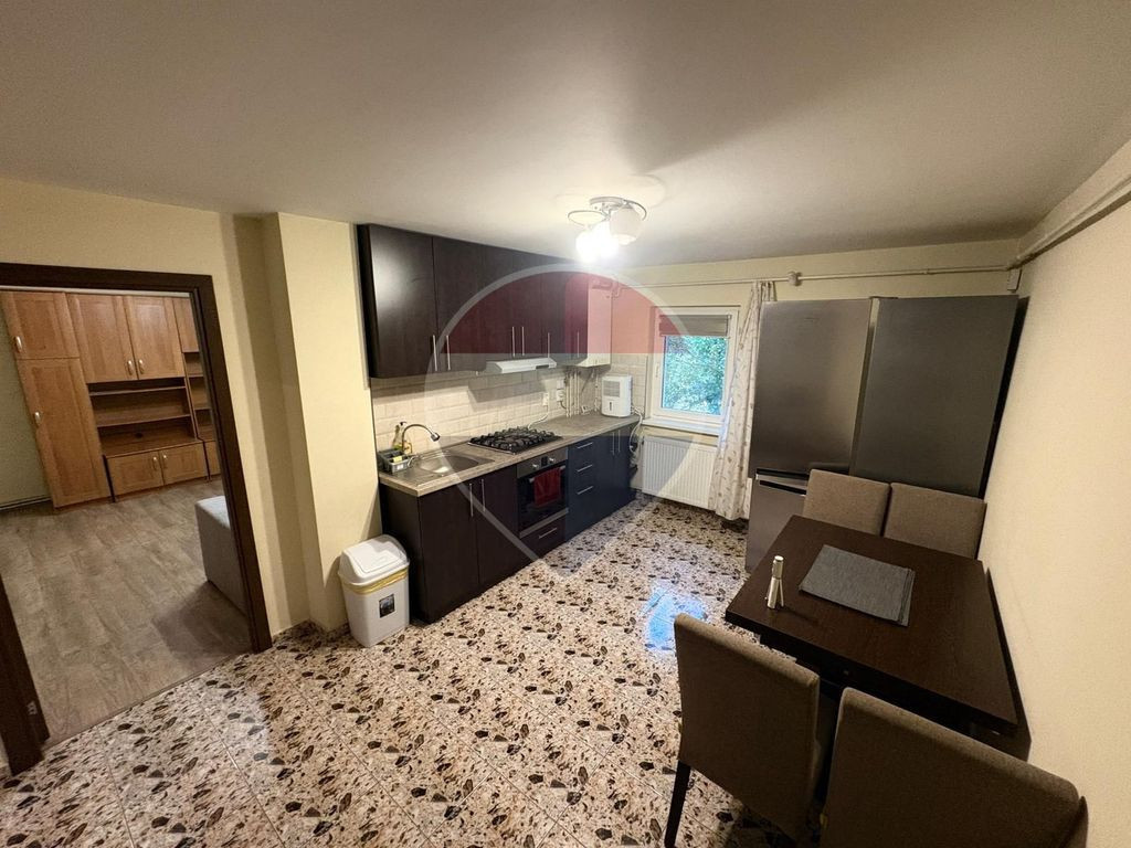 Apartament cu 3 camere de închiriat, zona Vlad Țepeș