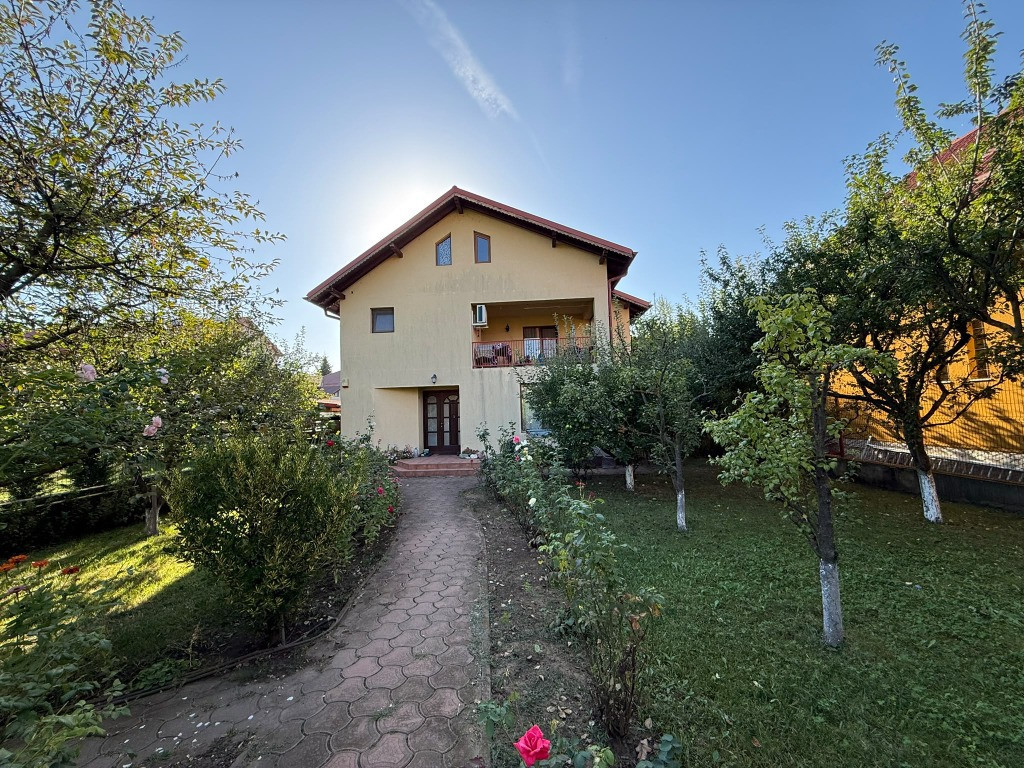 Casă de vânzare P+M, zona Albert – Ploiești | Teren 600 mp | 4 camere