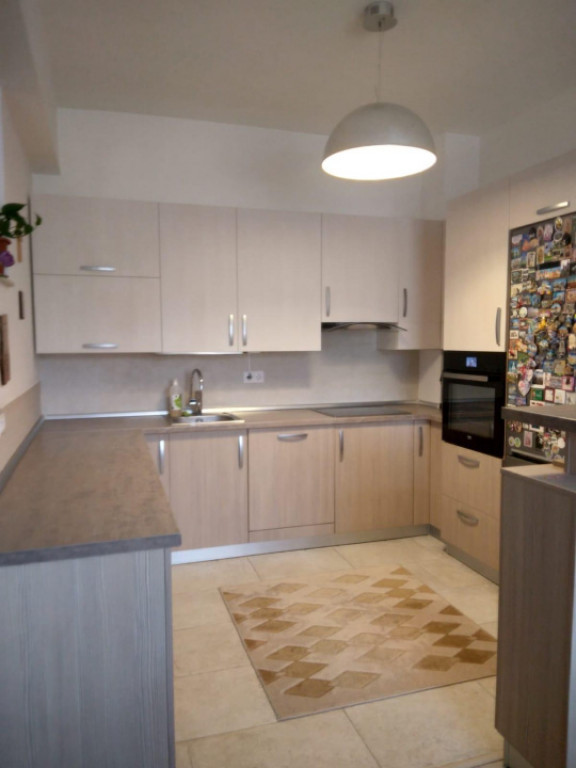 Apartament 3 camere 78 mp +terasa 8 mp + parcare Floresti zo