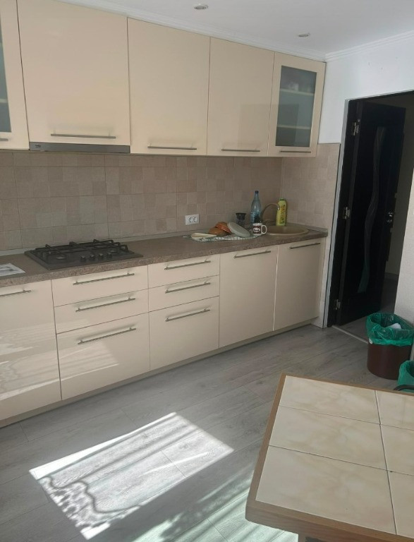 Apartament Cu 3 Camere Decomandate Zona George Enescu