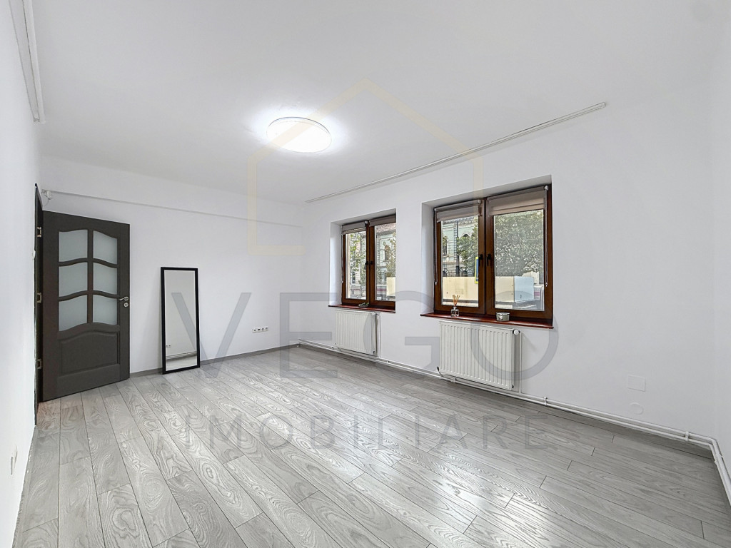 Spatiu de birou/cabinet de inchiriat, 33 mp, Central, zona H