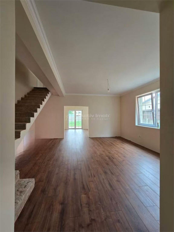 Duplex Mosnita Veche/ Zona centrala 125mp utilli