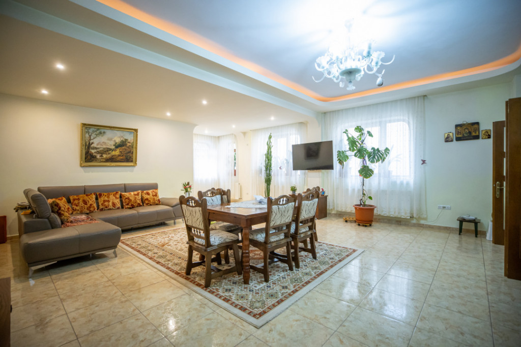 EXCLUSIVITATE! CASĂ ULTRACENTRALĂ DE VÂNZARE – CONSTAN?
