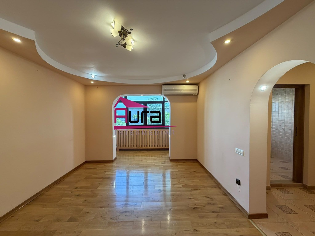 Apartament 3 camere zona Vest
