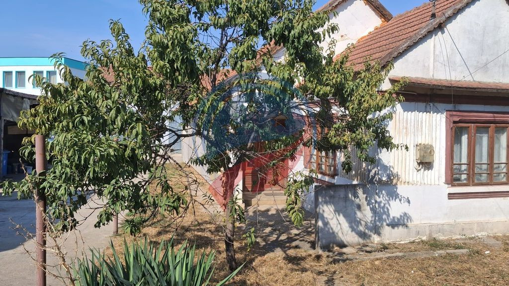 Casa 3 camere, teren 736 mp, de vanzare în Bailesti