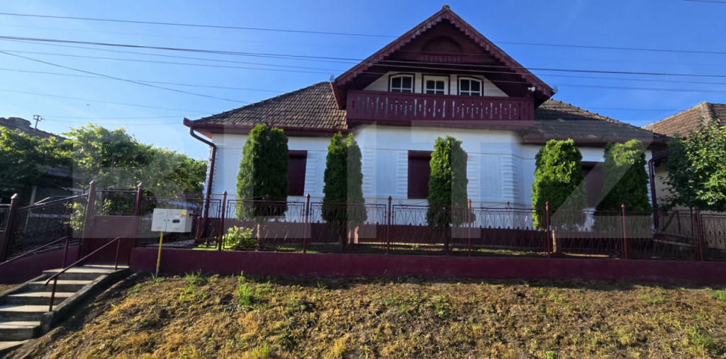 Proprietate cu 2 Case și Anexe, Teren 3.398 mp – Deaj