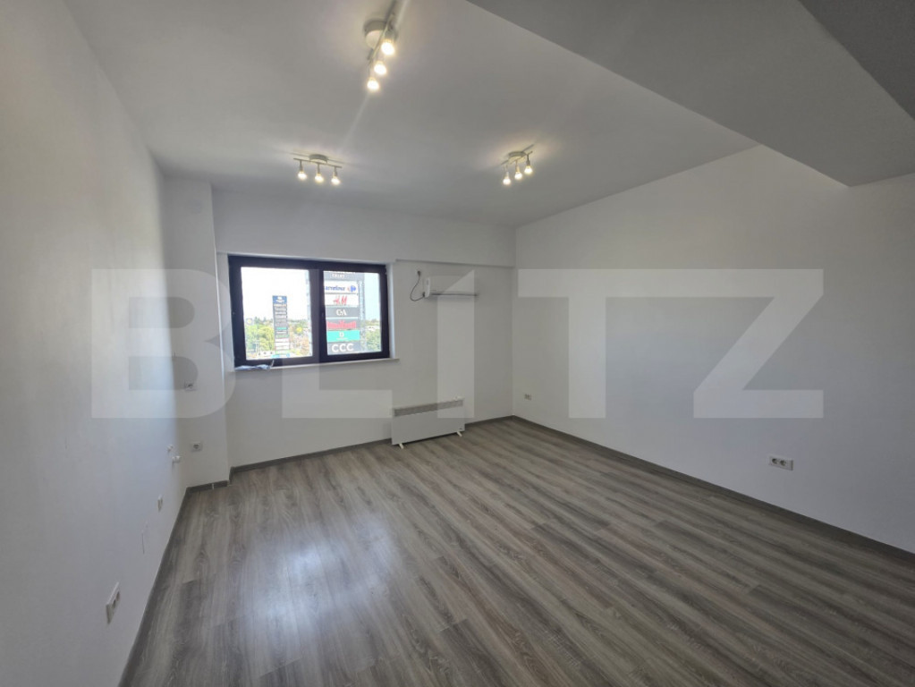 Garsoniera/Spatiu Birouri, 37 mp, zona Bd. George Cosbuc
