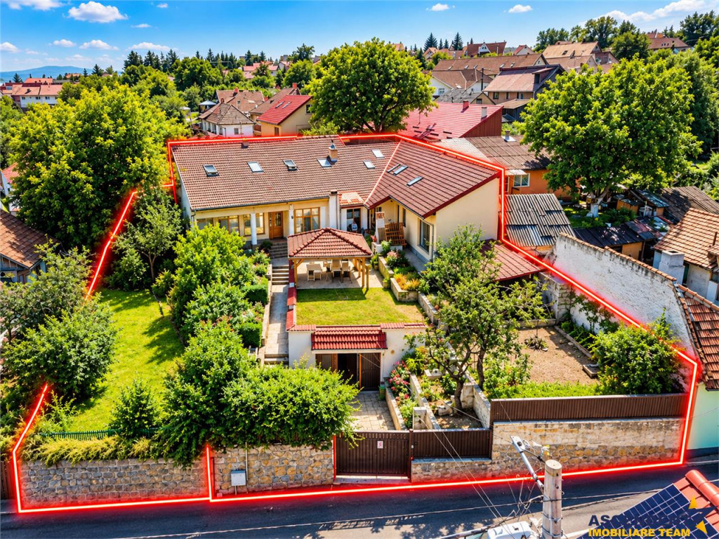 Sfantu Gheorghe Central,9camere,271mp utili,teren 547mp,4 in