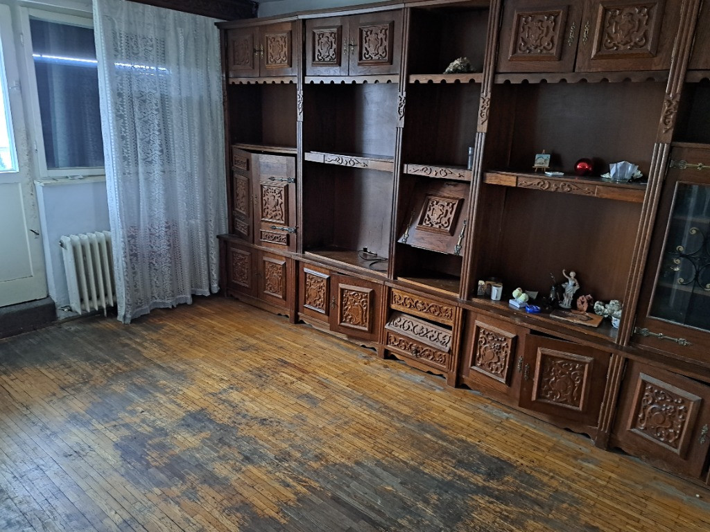 Vând apartament AN 3 Camere Dacia