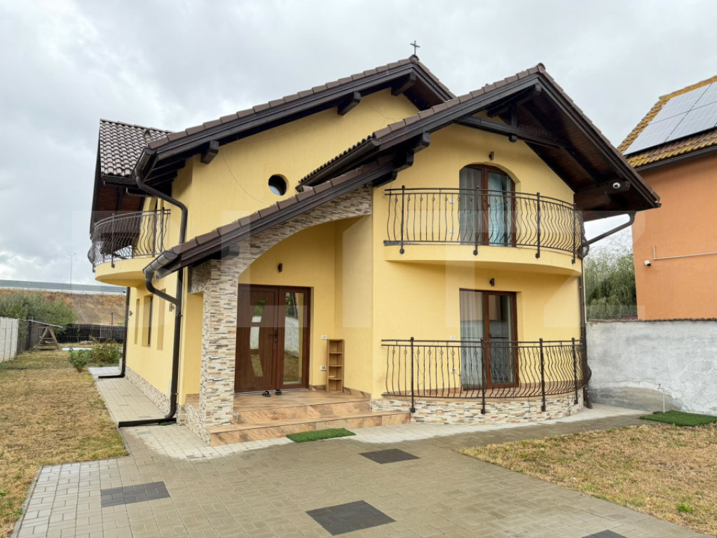 Casa individuala de inchiriat , 4 dormitoare , 4 bai , teren