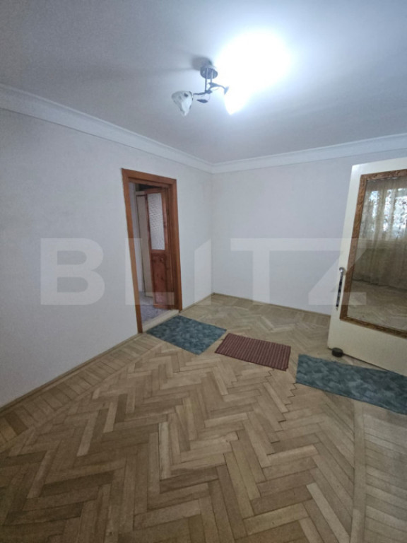 Apartament 3 camere, 55 mp, zona Micro 40