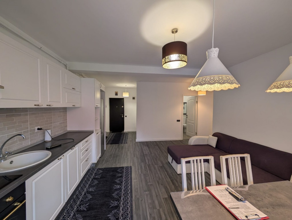 Apartament 3 camere, gradina, parcare, zona Teilor