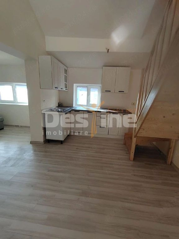 Apartament cu 2 camere+mansardă